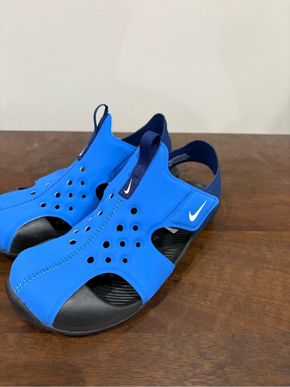Nike Kids Blue Closed-Toe Sport Sandals with Navy Accents